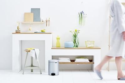 Brabantia pedaalemmer newlcon 5 liter metallic grey Brabantia pedaalemmer newlcon 5 liter metallic grey