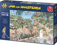 Jan van Haasteren - De Golfbaan Puzzel 5000 stukjes - thumbnail