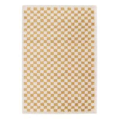 sweeek - Interieur tapijt met dambord vorm in mosterdgeel en crème sweeek - Interieur tapijt met dambord vorm in mosterdgeel en crème