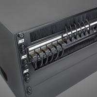ACT Zwarte 5 meter U/UTP CAT6A LSZH slimline patchkabel met RJ45 connectoren. recht naar 90° haaks - thumbnail