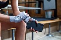Gear4 Battersea harde schaal met verbeterde schokbescherming, D3O-beschermd, achterkantbescherming van glas, slank, robuust design voor iPhone X - zwart - thumbnail