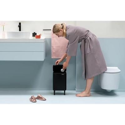 Brabantia Bo hi afvalemmer 7 liter met kunststof binnenemmer matt black Brabantia Bo hi afvalemmer 7 liter met kunststof binnenemmer matt black