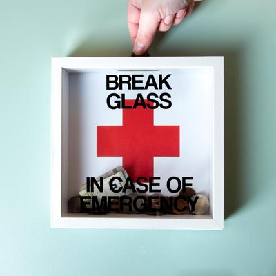 Houten Spaarpot - In Case Of Emergency