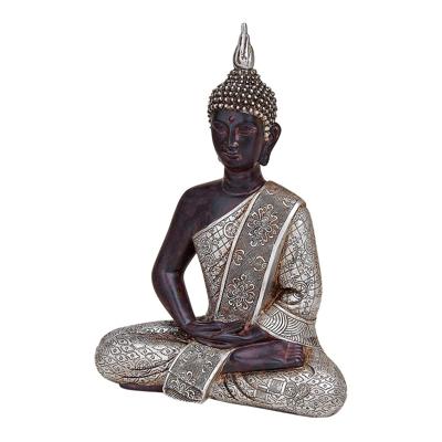 Buddha zittend in zilver van poly, 29 cm.