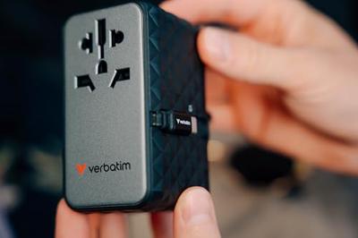 Verbatim GaN Universele reisadapter met geïntegreerde USB-C-kabel, 85 W, stekkeradapter met 1 USB‑A & 3 USB-C-poorten, snellader voor laptop, mobiele telefoon, camera, wereldwijd inzetbaar, 100-250 V