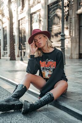 Colourful Rebel Lost In Paradise Trui Zwart Dames - Loose Fit - Katoen Colourful Rebel Lost In Paradise Trui Zwart Dames - Loose Fit - Katoen