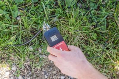 AKO digitale duo voltmeter