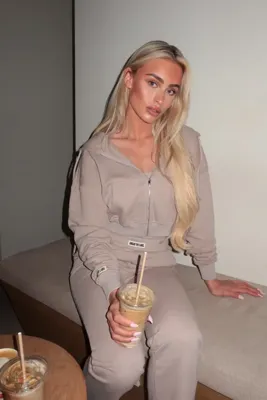 Unique The Label Molly Full Zip Trainingspak Dames Lichtbruin - Maat S - Kleur: Lichtbruin | Soccerfanshop