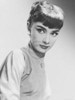 Kunstdruk Hero - Audrey Hepburn Portrait 60x80cm - thumbnail