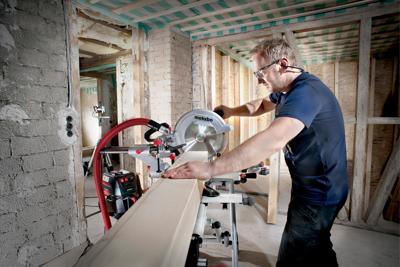 Metabo Afkortzaag KGS 254 M met trekfunctie | met 2e zaagblad - 690828000 Metabo Afkortzaag KGS 254 M met trekfunctie | met 2e zaagblad - 690828000