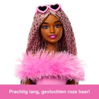 Barbie Deluxe Style pop met bont en vlechten - thumbnail