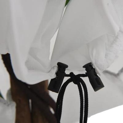 Plantenhoes met ritssluiting 70 g/m 3,93x3 m Plantenhoes met ritssluiting 70 g/m 3,93x3 m