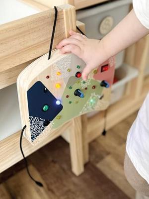 Small Foot - houten led activiteitenbord met licht en schakelaars - thumbnail