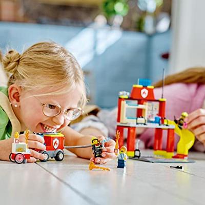 Lego City 60375 Brandweerkazerne en Brandweerwagen