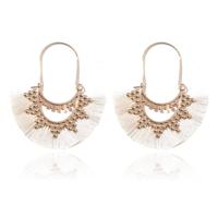 Deja Jewels Bohemian Gouden Oorbellen met Witte Franje Waaierhangers - thumbnail
