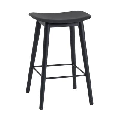 Muuto Fiber Barkruk Wood Base Black 65 cm.