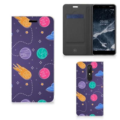 Nokia 5.1 (2018) Hippe | Standcase | Space
