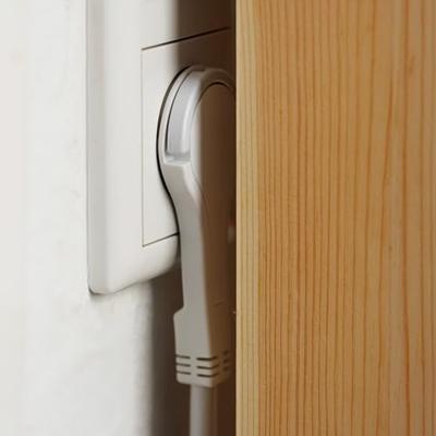 Meister Stekkerdoos 3V Vlak Schakel 2M Wi W - WU7430190 Meister Stekkerdoos 3V Vlak Schakel 2M Wi W - WU7430190