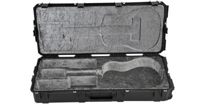 SKB iSeries 4217-30 waterdichte flightcase klass. gitaar SKB iSeries 4217-30 waterdichte flightcase klass. gitaar