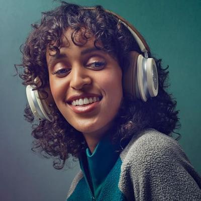 Dali IO-6 bluetooth Over-ear hoofdtelefoon beige Dali IO-6 bluetooth Over-ear hoofdtelefoon beige