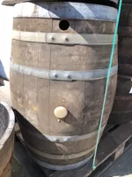 Regenton 225 liter grijs, los deksel met handvat, vulgat achterzijde Vatenhandel Stijf - Vatenhandel stijf - thumbnail