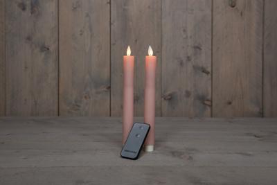 2Pcs Roze Rustiek Wax Diner Kaars 23Cm Bew. Vlam Met Afstands Bediening 2Xaa Anna's Collection - Annas collection