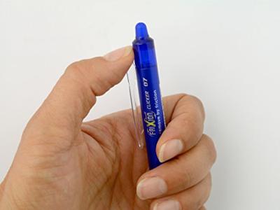 Pilot gelroller Frixion Ball Clicker, blister van 4 stuks (1 gelroller + 3 vullingen), blauw Pilot gelroller Frixion Ball Clicker, blister van 4 stuks (1 gelroller + 3 vullingen), blauw