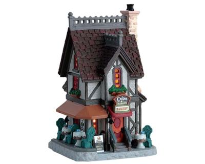 Lemax crepes & croissants bakery verlicht kersthuisje Caddington Village 2017