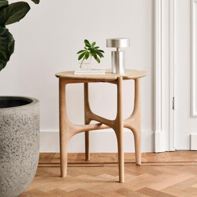 Ethnicraft Ronde Bijzettafel 'PI' Gevernist Eikenhout, 47cm, kleur Naturel