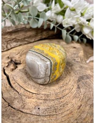 Indonesische Jaspis Bumblebee Half-edelsteen Handgepolijste Sculptuur