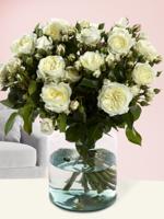 Boeket rode rozen in hartvorm met gipskruid - Red Naomi - thumbnail