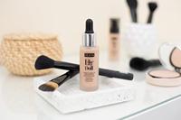 Pupa Milano - Pupa Pupa Like A Doll Perfecting Make-Up Fluid SPF15 30ml 020 Light Beige Foundation Dames - thumbnail