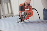 BLACK+DECKER BES610 650W Pendeldecoupeerzaag | 1 zaagblad voor hout | 1 zaagrechtblad voor hout | Antisplinterplaatje - BES610-QS - thumbnail