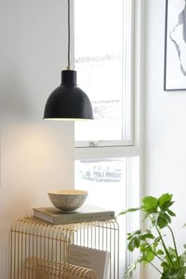 Mat zwarte hanglamp met E27 fitting Nordlux Pop