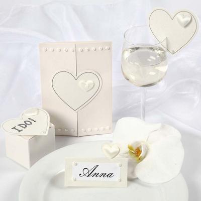 https://www.cchobby.nl/naamkaarten-afm-8x8-5-cm-120-gr-off-white-20-stuk-1-doos