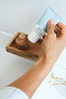 Naïf Vrouwen Circular Face Scrub 50ml - thumbnail