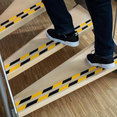 Durable DURALINE GRIP 1081130 Anti-sliptape Zwart, Geel (l x b) 15 m x 25 mm 1 stuk(s)