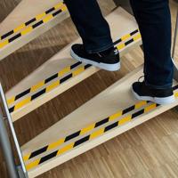 Durable DURALINE GRIP 1081130 Anti-sliptape Zwart, Geel (l x b) 15 m x 25 mm 1 stuk(s) - thumbnail