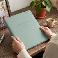 Schrijfmap - Groen - Gegraveerd vegan leer - thumbnail