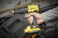 Stanley FATMAX SFMCK469M2 V20 Combi Kit | Accu Schroefklopboormachine + Accu Cirkelzaag + Accu Haakse Slijper | 2x 4.0Ah Accu&apos;s | 1x Lader | In - thumbnail