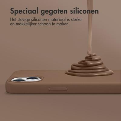 Accezz Liquid Silicone Backcover met MagSafe voor Apple iPhone 15 Pro Telefoonhoesje Bruin Accezz Liquid Silicone Backcover met MagSafe voor Apple iPhone 15 Pro Telefoonhoesje Bruin