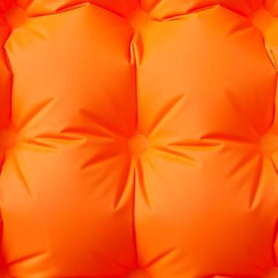VidaXL Kampeermatras met kussen zelfopblazend 1-persoons oranje VidaXL Kampeermatras met kussen zelfopblazend 1-persoons oranje