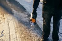 Fiskars 1057076 Handstrooier - thumbnail