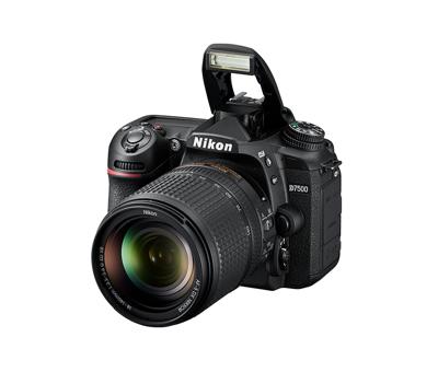 Nikon D7500 + AF-S 18-140mm VR