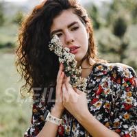 Siliconen bandje met rozen - Sterrenlicht / bruin - Geschikt voor Apple Watch 44mm / 45mm / 46mm / 49mm - thumbnail