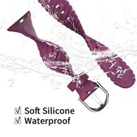 Siliconen 'Twist' bandje - Wijnrood - Geschikt voor Apple Watch 44mm / 45mm / 46mm / 49mm - thumbnail