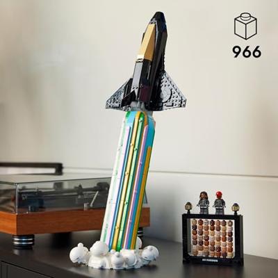 LEGO Icons naar de maan met Pharrell Williams 10391