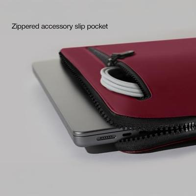Incase Compact Flight nylon sleeve MacBook Pro 14" - Cosmic Red