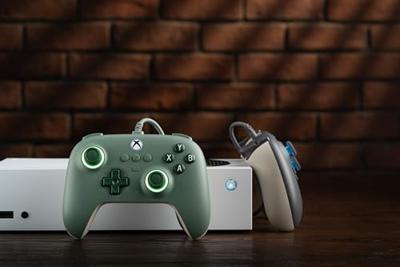 8BitDo Ultimate C Wired Xbox Gamepad - Dark Green