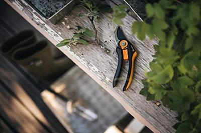 FISKARS "plus smartfit" tuinschaar pruning shears p541 - thumbnail